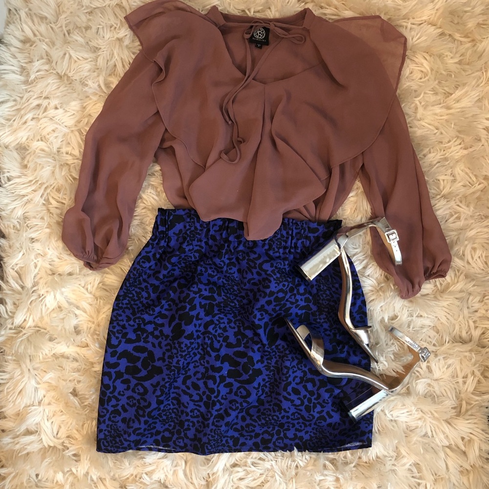 Blue Rain by Francesca’s blue animal print skirt M